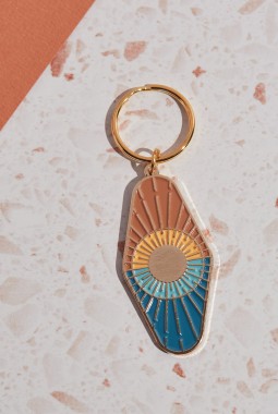 THE SUN AND SEA KEYCHAIN THE SUN AND SEA KEYCHAIN
