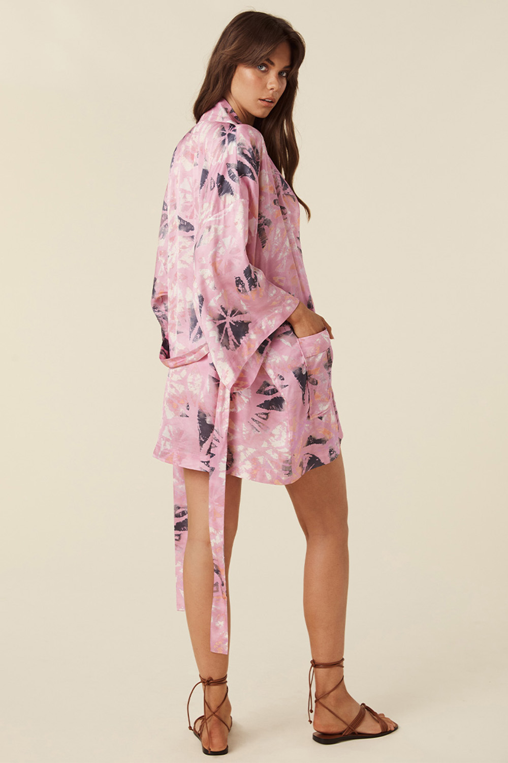 THE MARSHMALLOW SKY SHORT ROBE