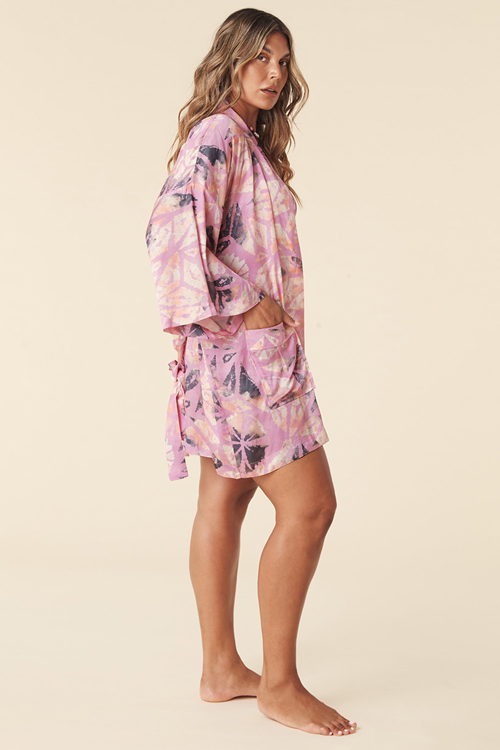 THE MARSHMALLOW SKY SHORT ROBE