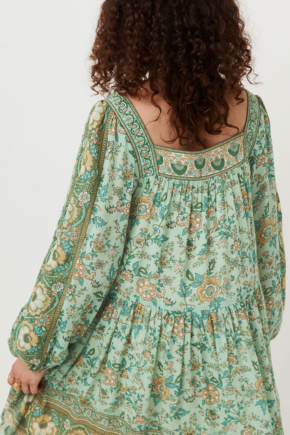 THE SAGA FOLK SONG TUNIC