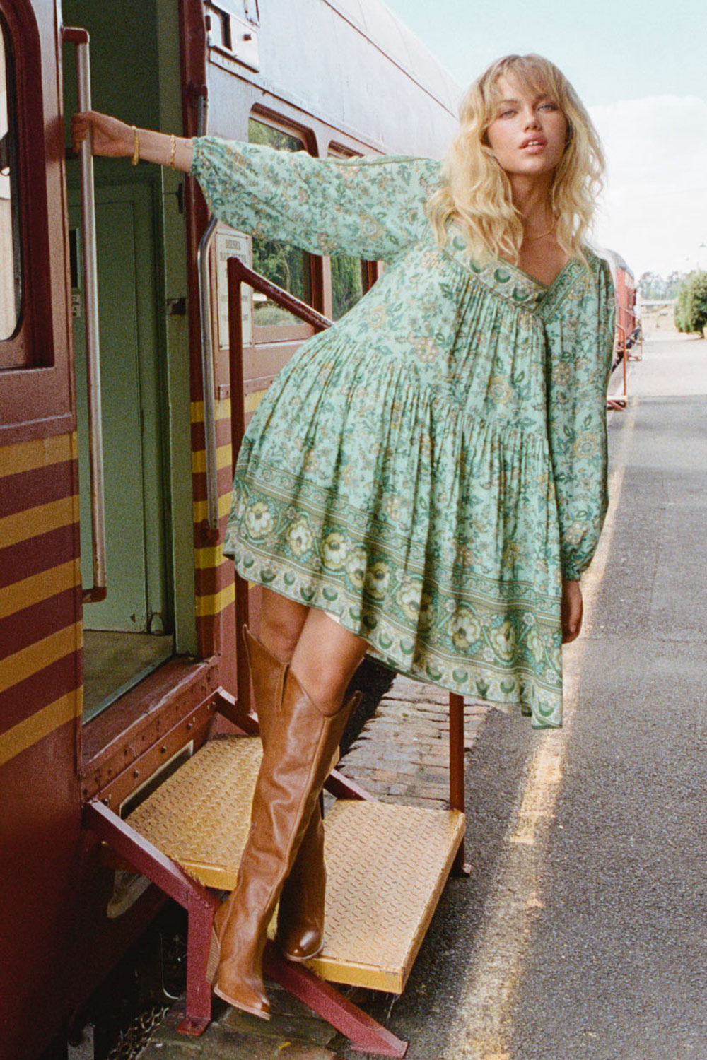 THE SAGA FOLK SONG TUNIC