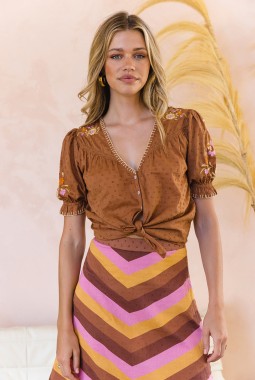 THE LILA EMBROIDED BLOUSE THE LILA EMBROIDED BLOUSE